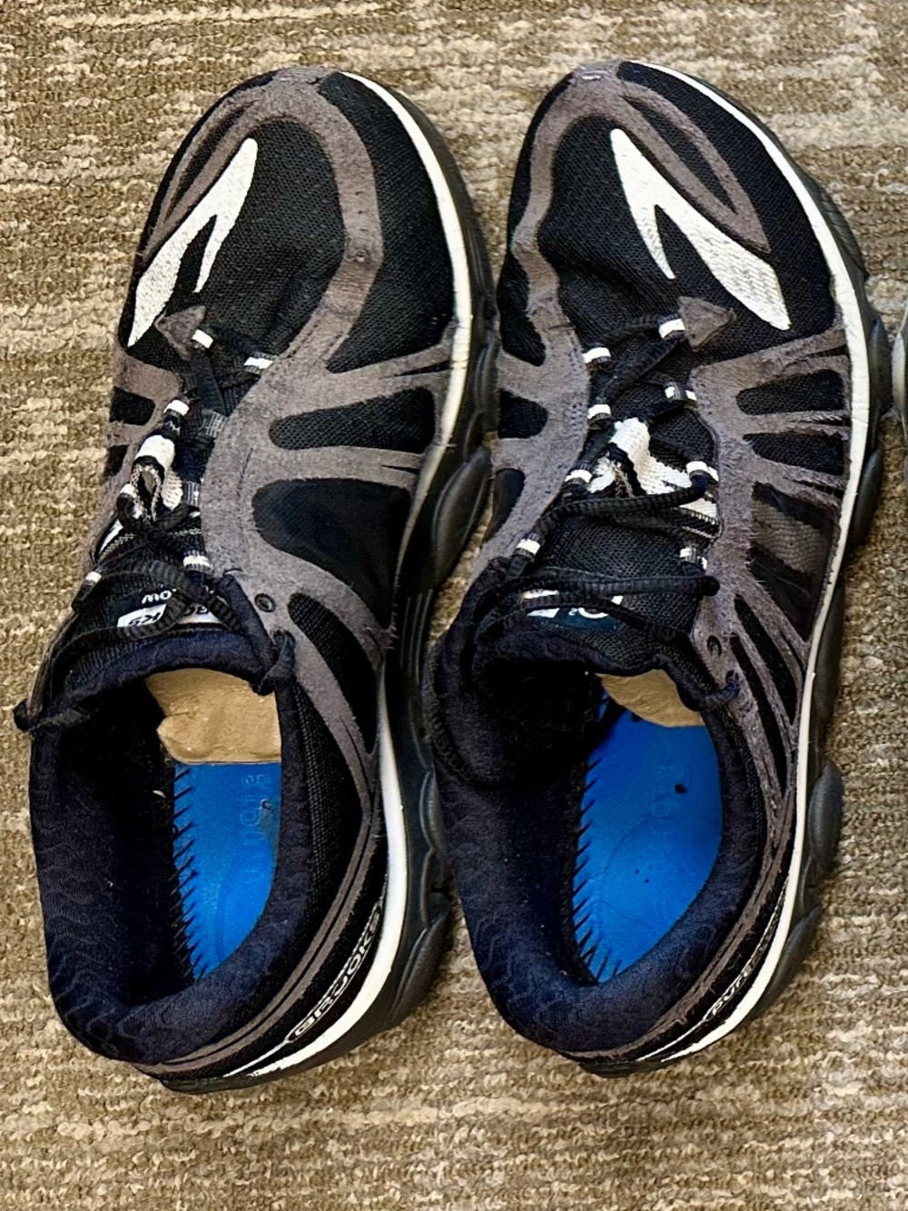 BROOKS PURE FLOW 2 running shoes, black/white, size 12 mens